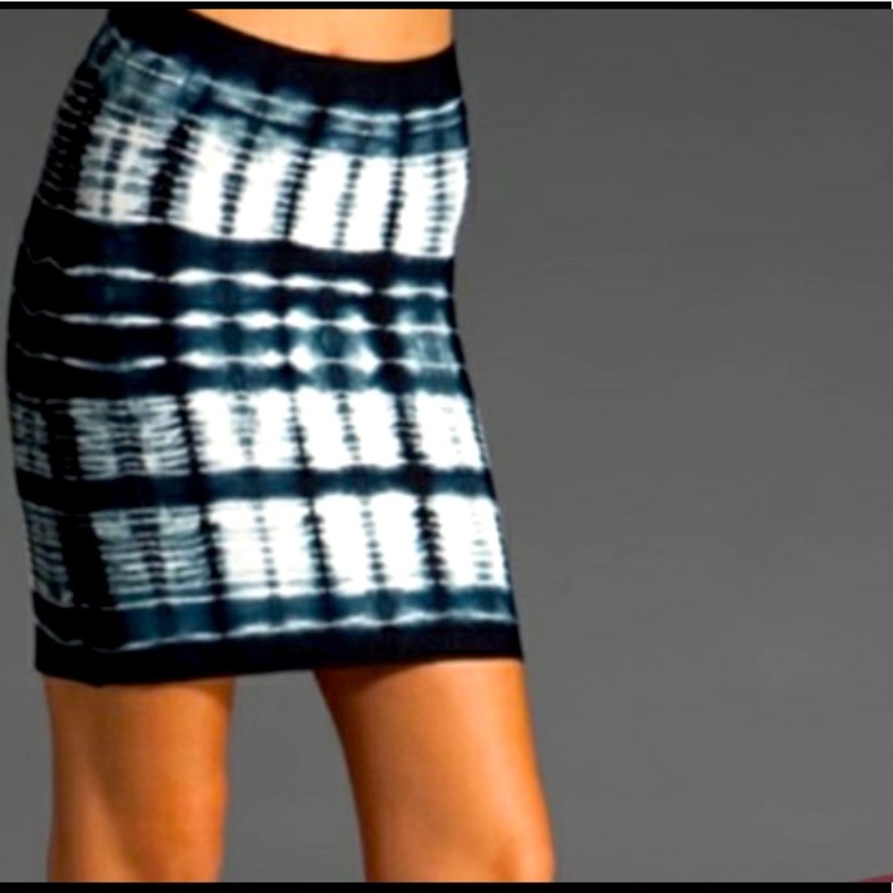 Brand New BCBG Taylor Skirt. Sz. L. Never Worn. Excellent Condition.